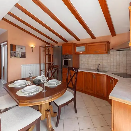 Apartma Koper Апартаменты Pobegi